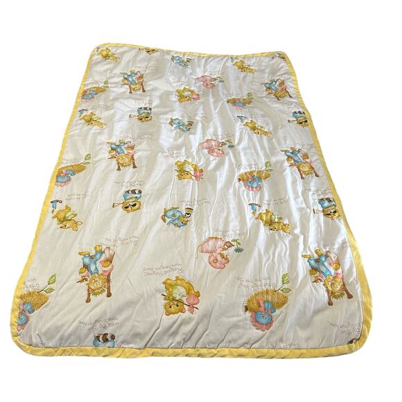 Vintage Baby Crib Quilt Newborn Nursery Rhymes Lightweight Size 32x48" Yellow - Picture 1 of 5
